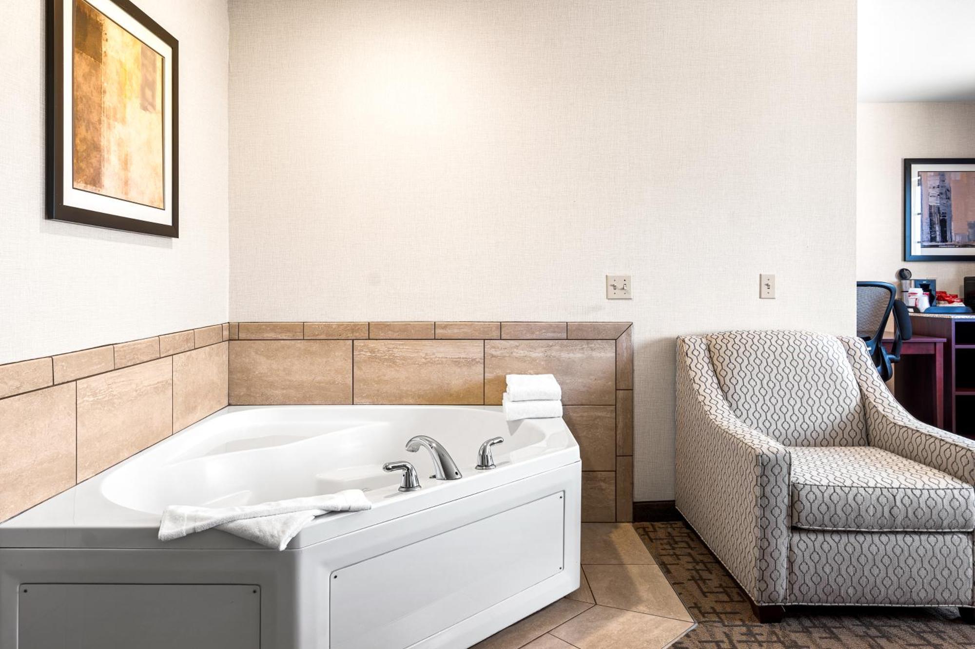 Boarders Inn & Suites By Cobblestone Hotels - Shawano Eksteriør billede