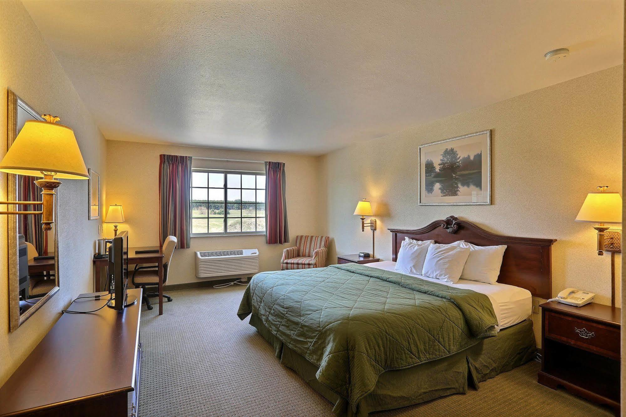 Boarders Inn & Suites By Cobblestone Hotels - Shawano Eksteriør billede